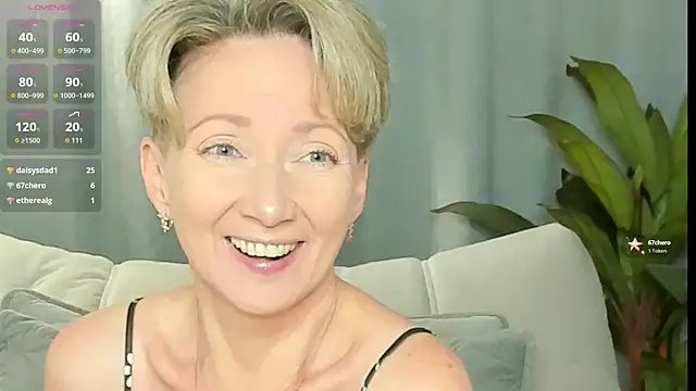 Snapshot of AkexandraFix chatting on June 26, 1:59 pm AkexandraFix online show from June 26, 1:59 pm