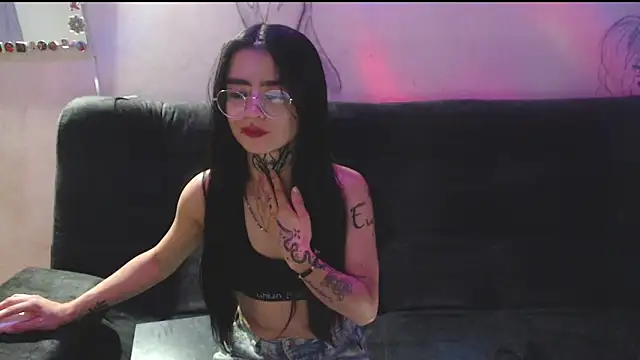 Snapshot of lorena_allison_ chatting on March 19, 6:12 pm lorena allison online show from March 19, 6:12 pm