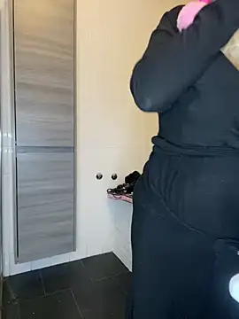 Lisavontease online show from December 25, 3:17 pm