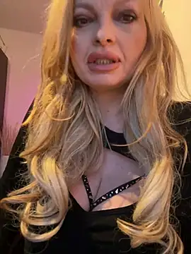 Lisavontease online show from January 11, 3:50 pm