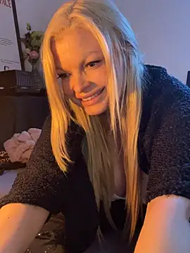 Snapshot of Lisavontease chatting on June 6, 3:50 pm Lisavontease online show from June 6, 3:50 pm