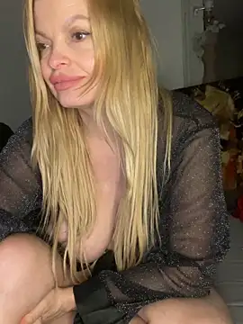 Snapshot of Lisavontease chatting on June 7, 9:40 pm Lisavontease online show from June 7, 9:40 pm