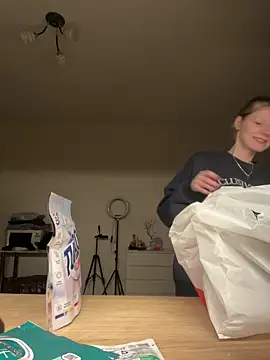 MaryHiggins online show from March 17, 6:11 pm