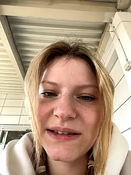 MaryHiggins online show from September 27, 9:58 am