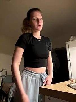 MaryHiggins online show from October 26, 8:37 pm