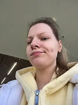 MaryHiggins online show from March 22, 9:23 am