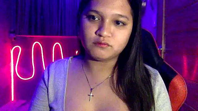 Snapshot of EmpressYna chatting on October 21, 6:41 pm EmpressYna online show from October 21, 6:41 pm