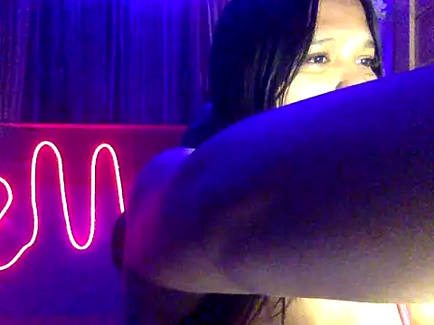 Snapshot of EmpressYna chatting on November 7, 1:33 pm EmpressYna online show from November 7, 1:33 pm