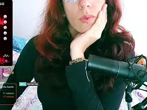 Snapshot of thecherry_Paulette chatting on October 27, 2:10 pm thecherry Paulette online show from October 27, 2:10 pm