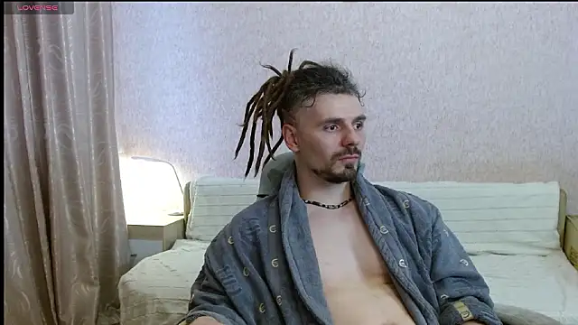 Aestheticguy101 online show from March 21, 1:48 pm