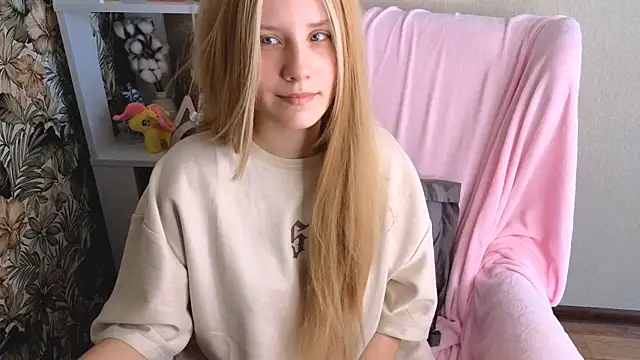 sarakaell online show from July 16, 2:39 am
