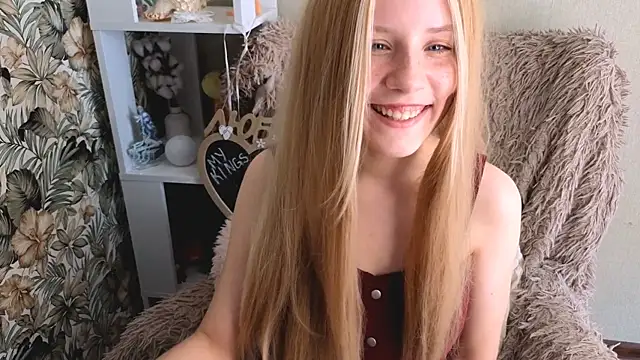 sarakaell online show from July 31, 2:33 am
