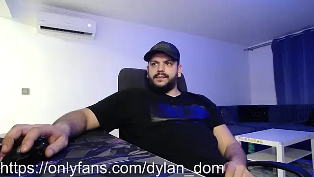dyllan dom  online show from March 10, 8:58 pm