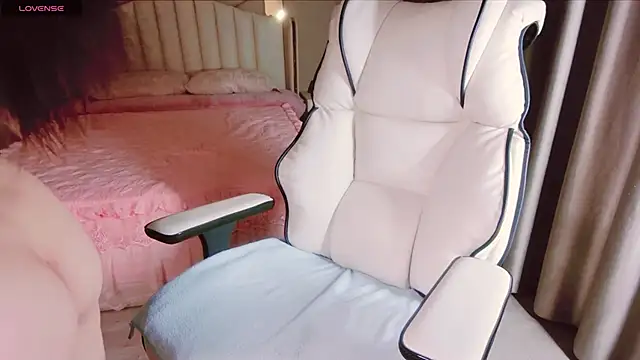 Snapshot of Girl__Funny chatting on January 25, 4:13 pm Girl  Funny online show from January 25, 4:13 pm