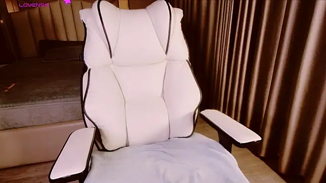 Snapshot of Girl__Funny chatting on September 29, 5:51 pm Girl  Funny online show from September 29, 5:51 pm