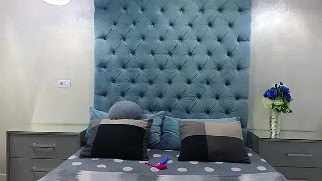 Theowonder online show from February 3, 6:34 am