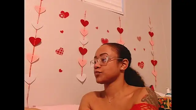 RylHoneyy online show from February 15, 1:35 am
