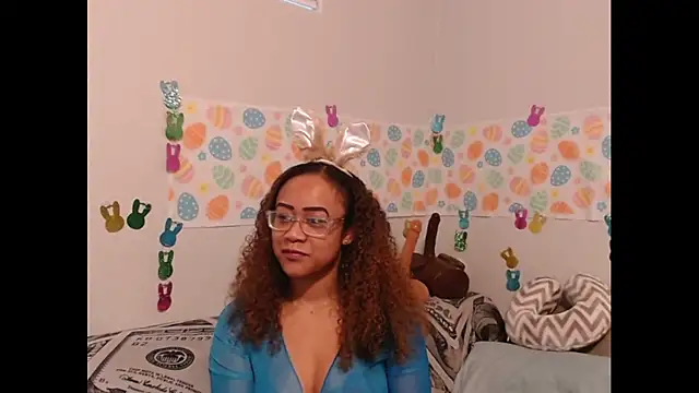 RylHoneyy online show from April 5, 1:03 am