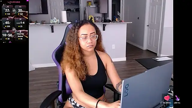 Snapshot of RylHoneyy chatting on July 12, 8:00 pm RylHoneyy online show from July 12, 8:00 pm