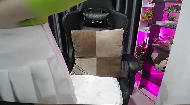 Yuki-yio online show from February 22, 1:22 am