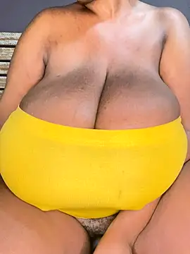 MissFancyXXL online show from November 18, 8:35 pm