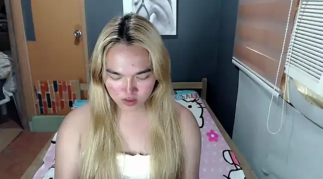 Snapshot of MoaningKylie chatting on March 21, 5:43 am MoaningKylie online show from March 21, 5:43 am