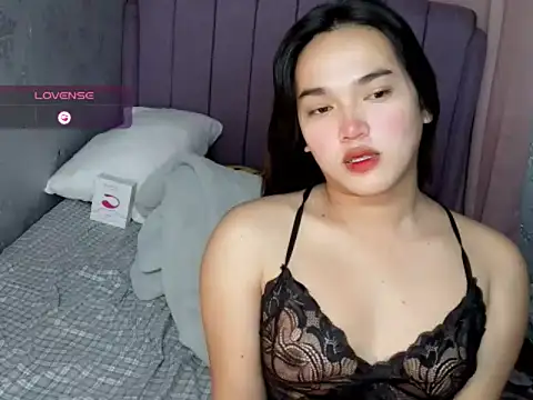 Snapshot of MoaningKylie chatting on March 1, 4:03 am MoaningKylie online show from March 1, 4:03 am