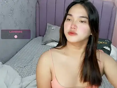 Snapshot of MoaningKylie chatting on March 4, 3:12 am MoaningKylie online show from March 4, 3:12 am