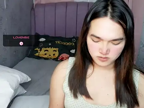 Snapshot of MoaningKylie chatting on March 5, 4:52 am MoaningKylie online show from March 5, 4:52 am