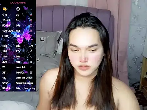 Snapshot of MoaningKylie chatting on March 6, 7:16 am MoaningKylie online show from March 6, 7:16 am