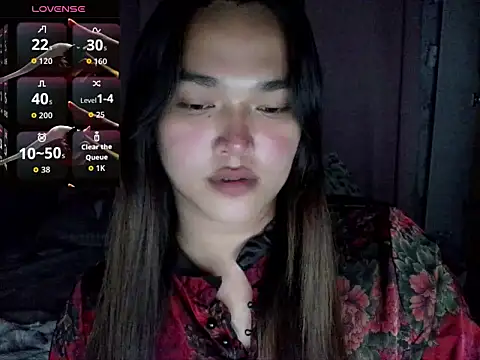 Snapshot of MoaningKylie chatting on June 25, 5:34 am MoaningKylie online show from June 25, 5:34 am