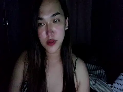 Snapshot of MoaningKylie chatting on July 1, 10:06 am MoaningKylie online show from July 1, 10:06 am