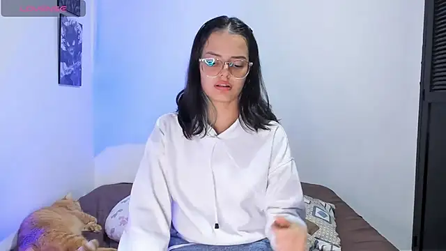 Abby Saenz01 online show from September 30, 9:42 pm