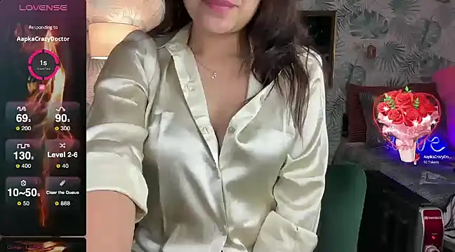 Snapshot of Sizzling__ZAARA chatting on January 15, 10:57 pm Sizzling ZAARA online show from January 15, 10:57 pm