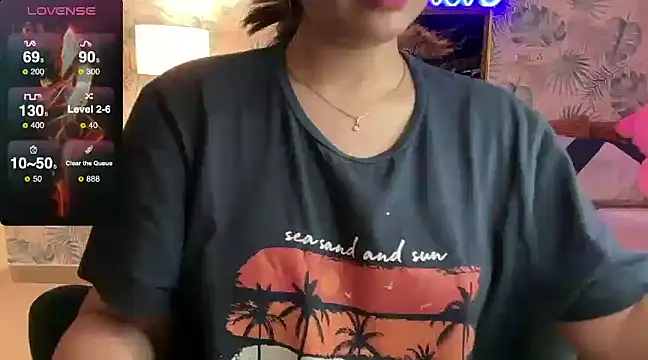 Snapshot of Sizzling__ZAARA chatting on February 22, 5:24 pm Sizzling ZAARA online show from February 22, 5:24 pm