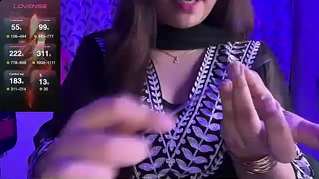 Snapshot of Sizzling__ZAARA chatting on September 12, 10:37 am Sizzling ZAARA online show from September 12, 10:37 am