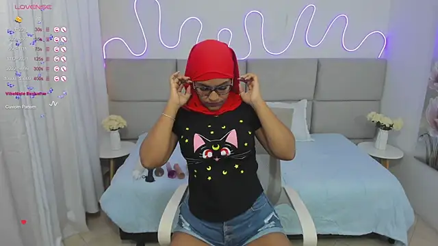 Snapshot of nashiira_ chatting on February 6, 7:18 pm nashiira online show from February 6, 7:18 pm