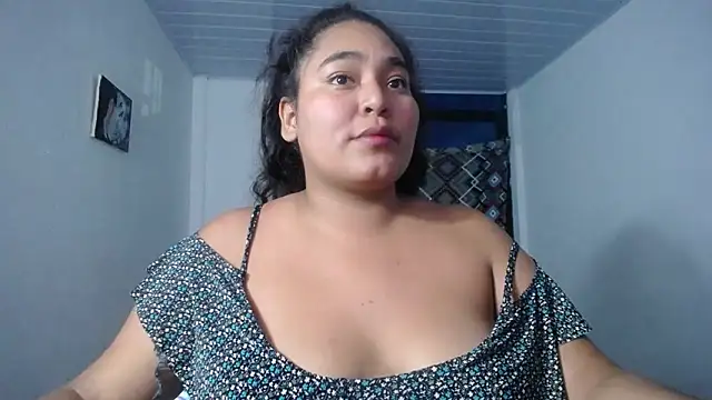 Snapshot of sirena_15 chatting on October 24, 6:10 am sirena 15 online show from October 24, 6:10 am