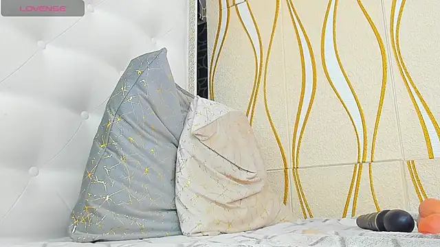 karissia online show from March 1, 9:07 am