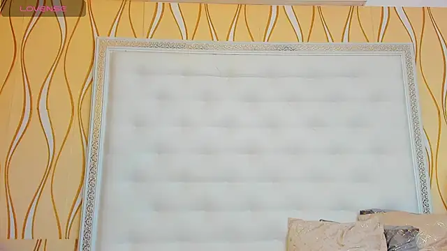 karissia online show from March 4, 6:15 am