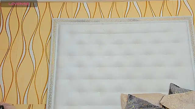 karissia online show from March 13, 9:21 am