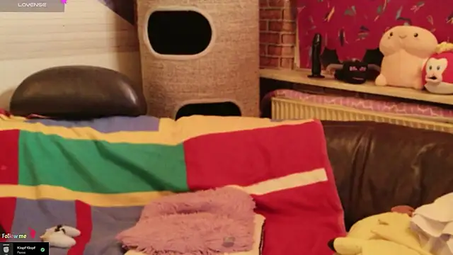 Snapshot of GamerGirl_Eve chatting on February 5, 5:28 pm GamerGirl Eve online show from February 5, 5:28 pm