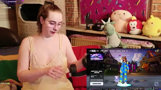 Snapshot of GamerGirl_Eve chatting on February 26, 6:29 pm GamerGirl Eve online show from February 26, 6:29 pm