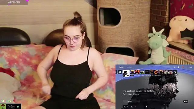 Snapshot of GamerGirl_Eve chatting on March 13, 6:25 pm GamerGirl Eve online show from March 13, 6:25 pm