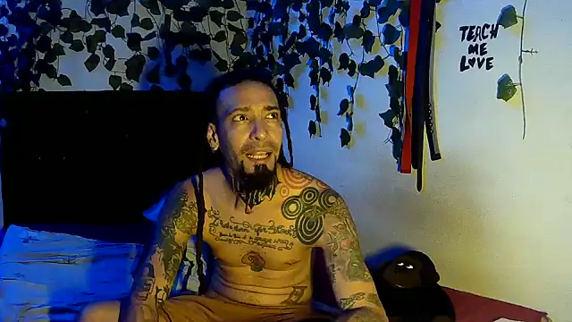 Snapshot of caribbeanlover1 chatting on June 17, 11:49 pm caribbeanlover1 online show from June 17, 11:49 pm
