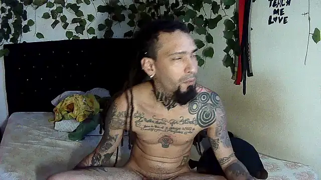Snapshot of caribbeanlover1 chatting on June 28, 4:02 pm caribbeanlover1 online show from June 28, 4:02 pm