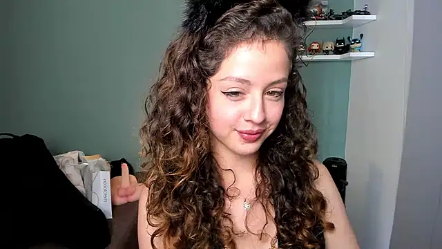 Cassandra Caiin online show from December 8, 3:56 pm