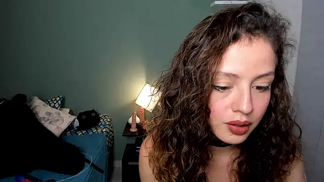 Cassandra Caiin online show from December 13, 9:09 pm