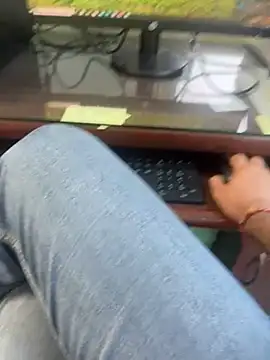 Snapshot of bigshow112 chatting on December 4, 6:00 am bigshow112 online show from December 4, 6:00 am