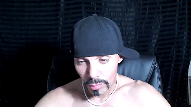 Snapshot of ThickD2C chatting on January 25, 10:18 pm ThickD2C online show from January 25, 10:18 pm